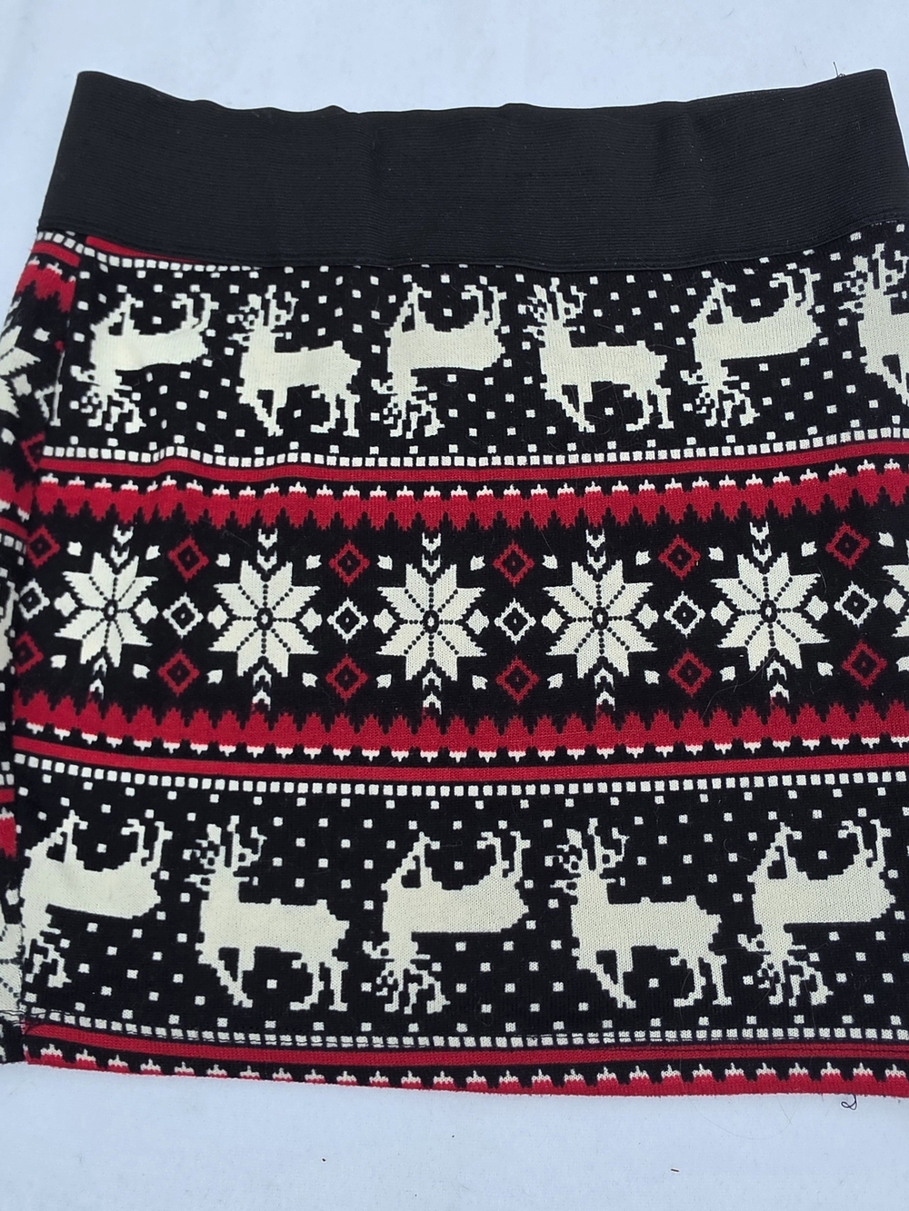Rue21 Black, Red & Cream Holiday Reindeer Knit Mini Skirt